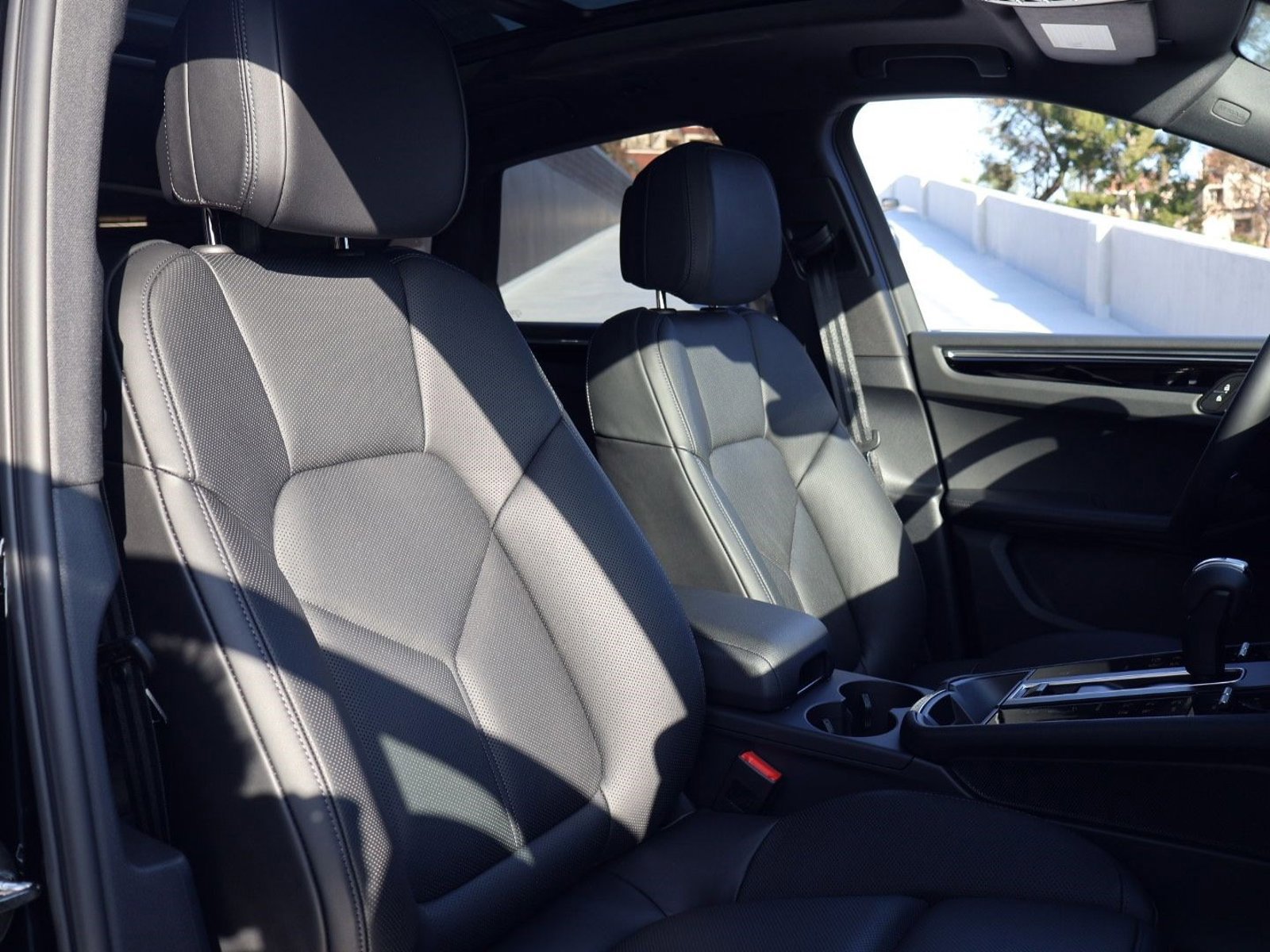 New 2026 Porsche Macan AWD/4WD image 21