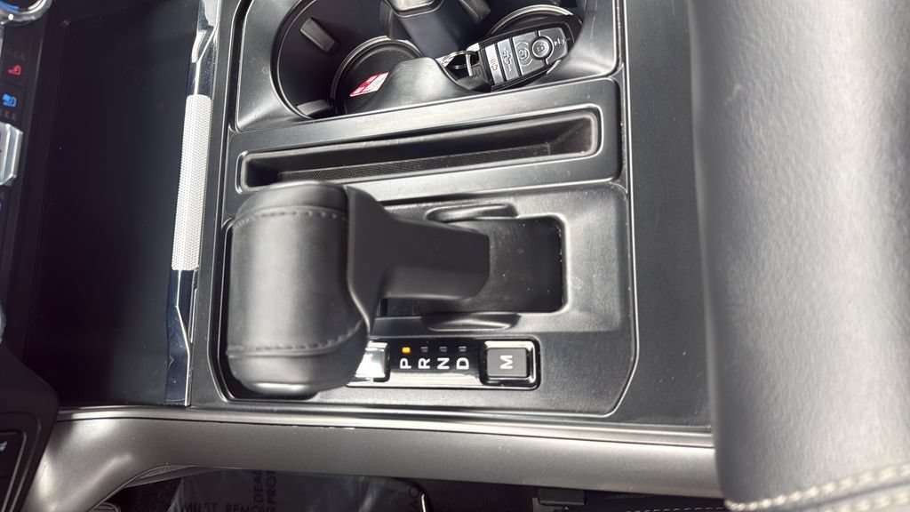 Used 2025 Ford F150 Lariat AWD/4WD image 9
