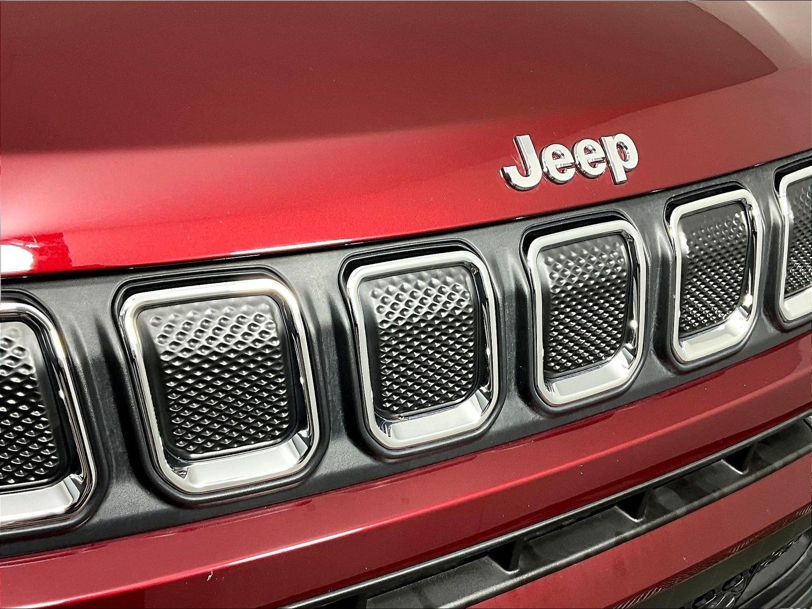 Used 2022 Jeep Compass Latitude w/ Convenience Group AWD/4WD image 32