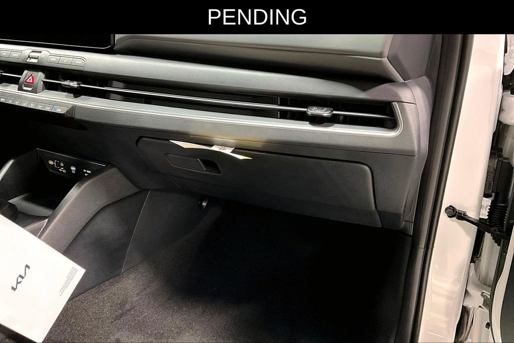 New 2025 Kia K4 FWD image 10