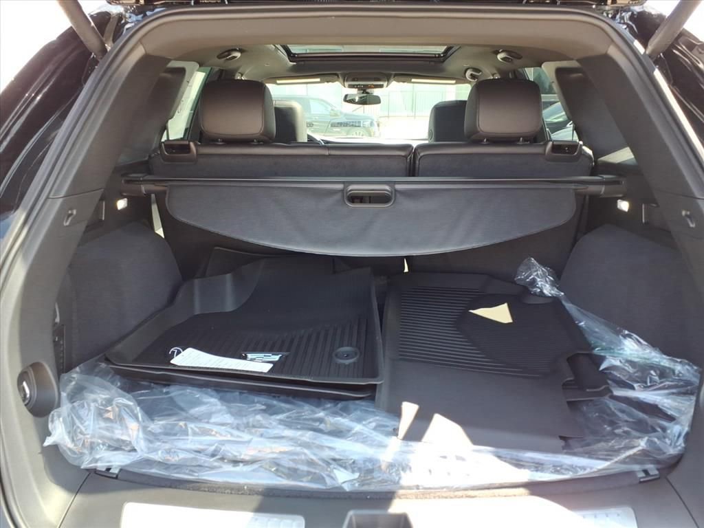 New 2025 Cadillac XT5 Premium Luxury w/ LPO, Floor Liner Package image 7