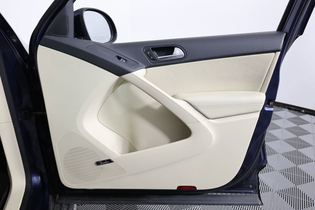 Used 2014 Volkswagen Tiguan SEL image 25