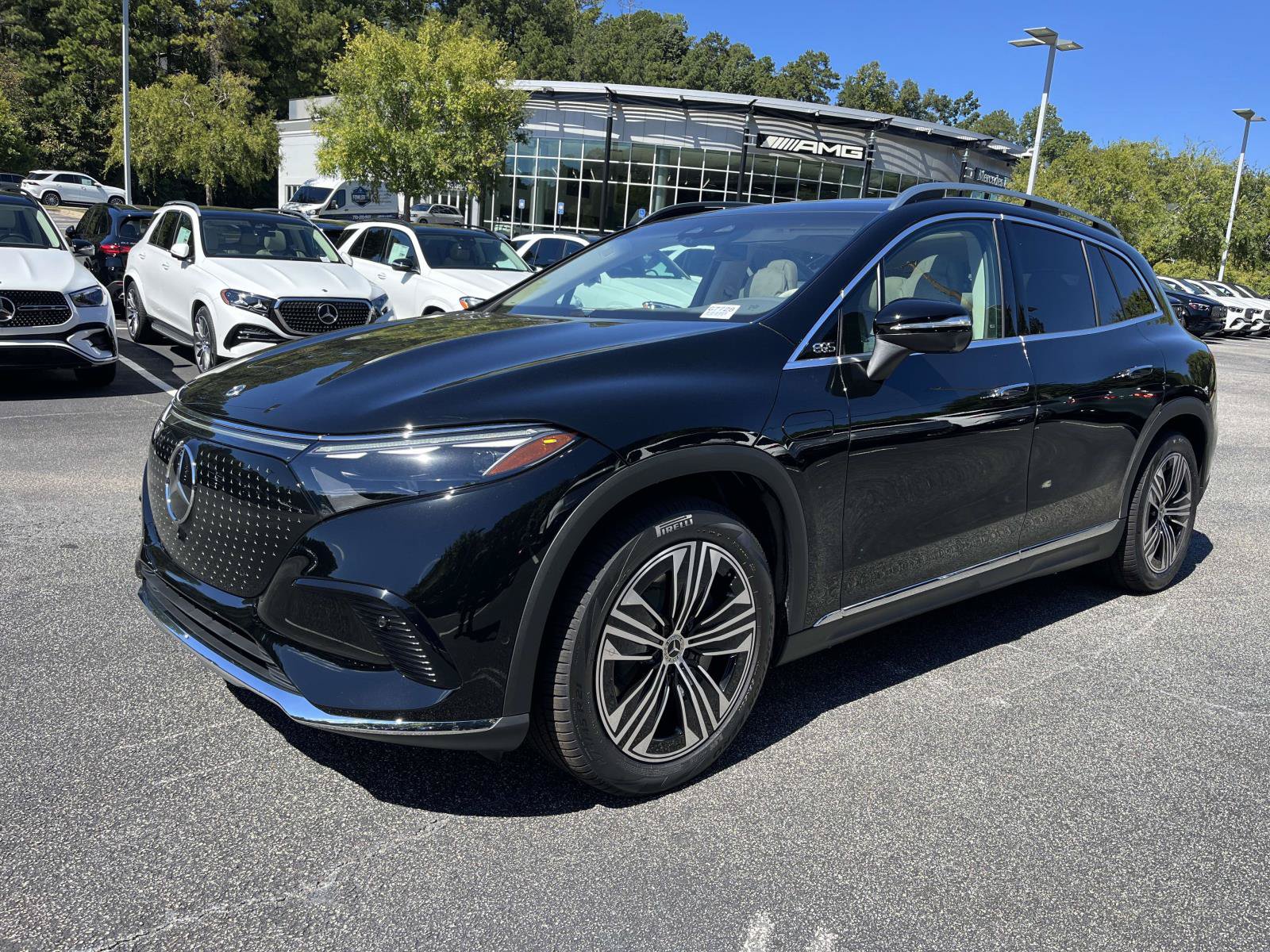 New 2027 Mercedes-Benz EQS 400 4MATIC SUV image 3