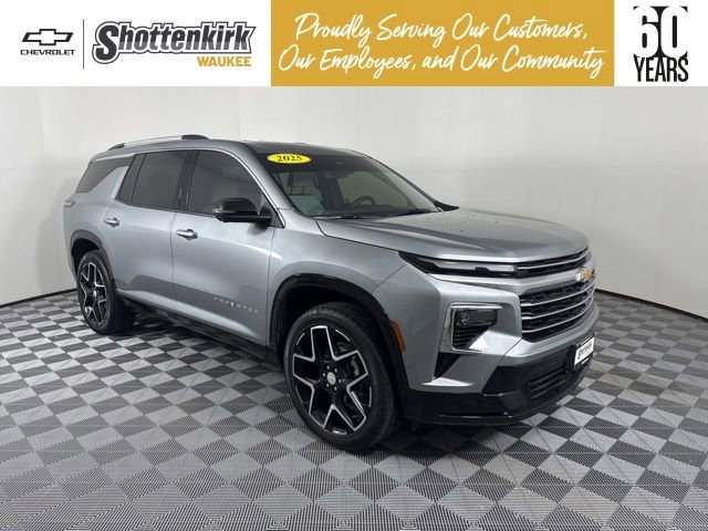 Used 2025 Chevrolet Traverse High Country image 1