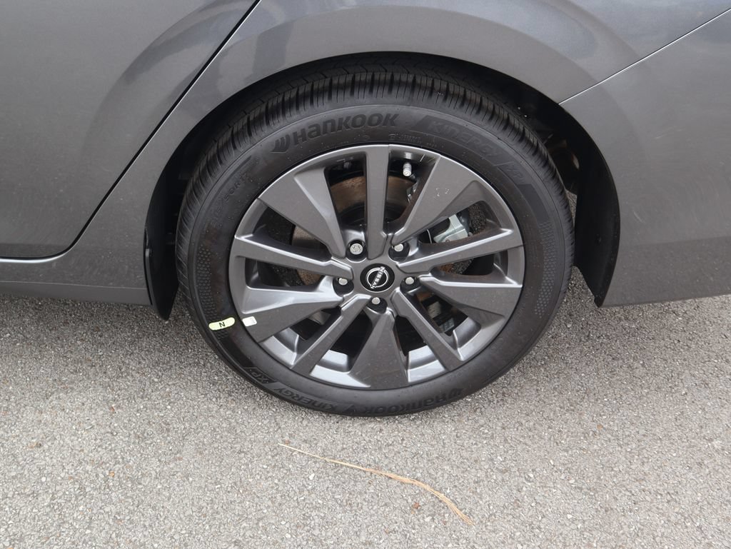 New 2026 Nissan Sentra SL w/ Floor Mat Package FWD image 9
