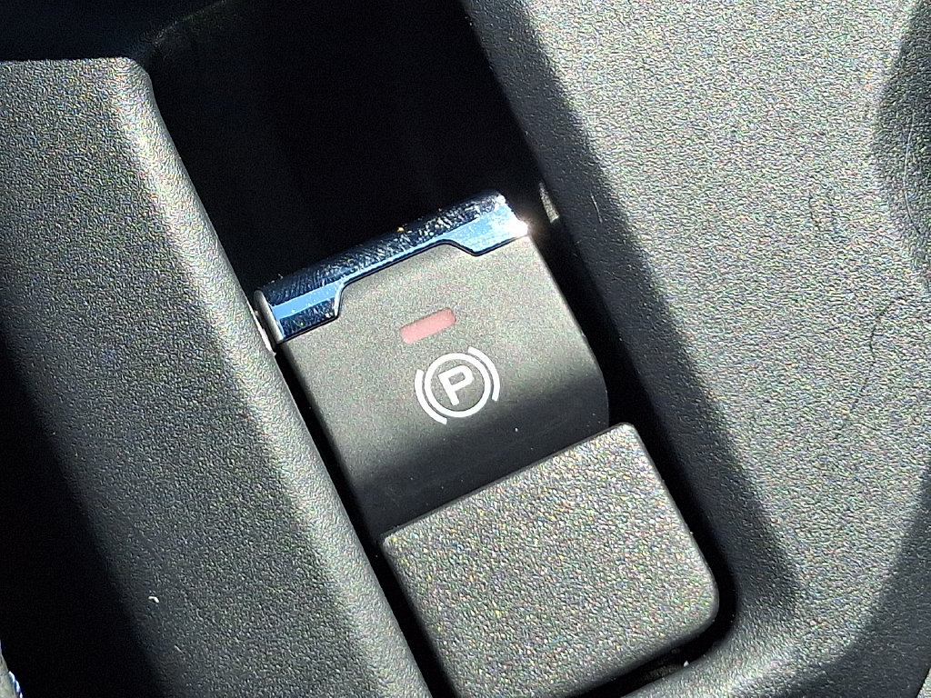 Certified 2025 Subaru Forester Premium AWD/4WD image 26