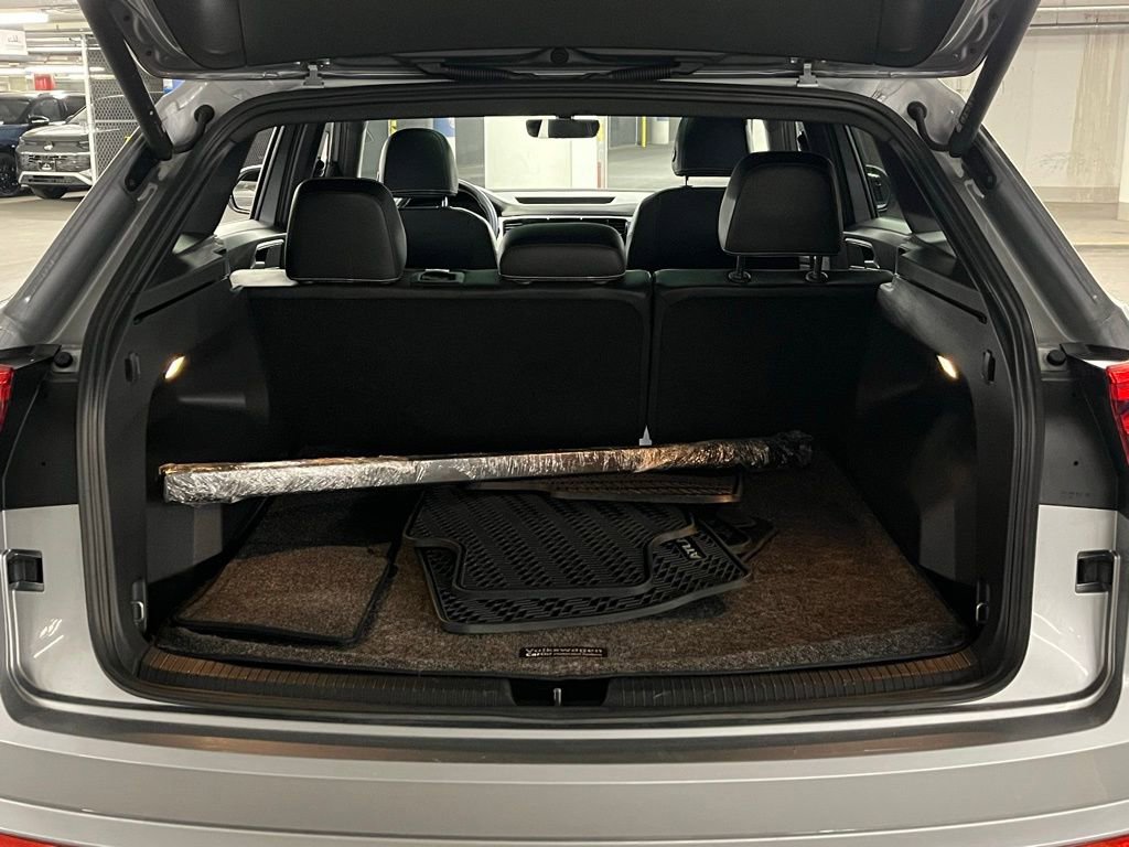 Used 2023 Volkswagen Atlas Cross Sport SE w/ Panoramic Sunroof Package image 39