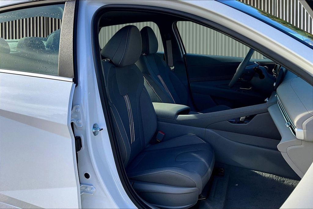 New 2026 Hyundai Elantra SEL Sport Premium image 9