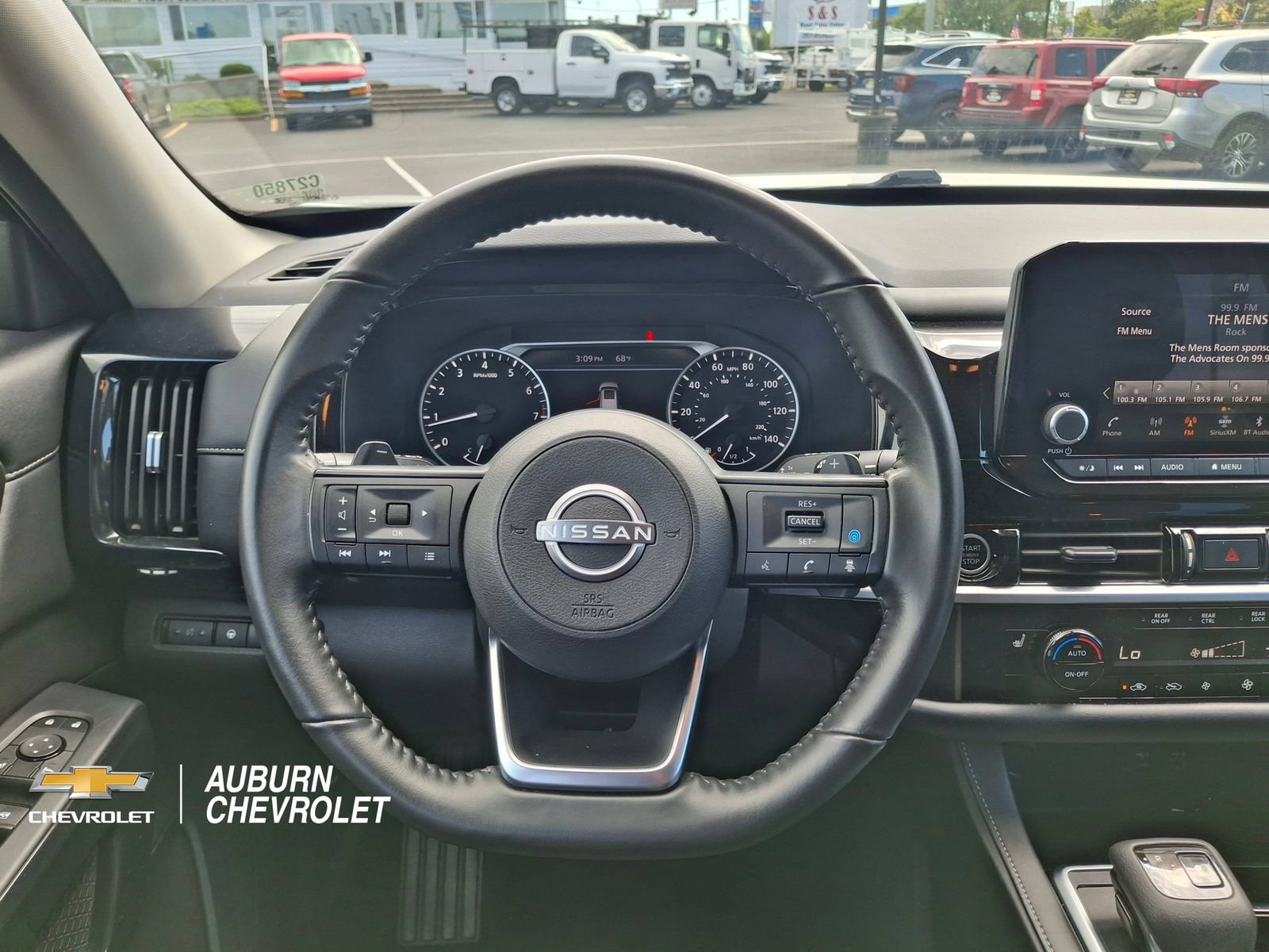 Used 2024 Nissan Pathfinder SV AWD/4WD image 10