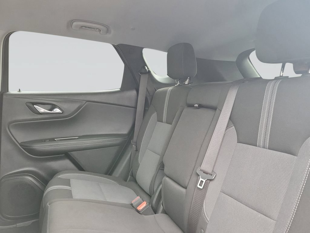 Used 2025 Chevrolet Blazer LT FWD image 18