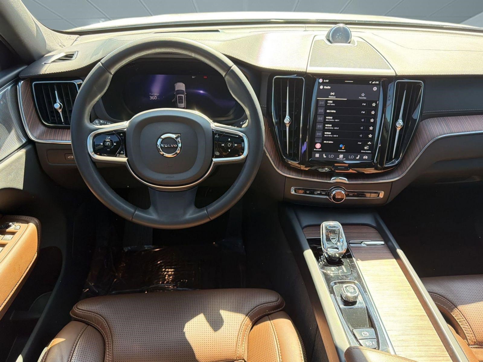 Certified 2024 Volvo XC60 B5 Ultimate w/ Protection Package Premier image 28