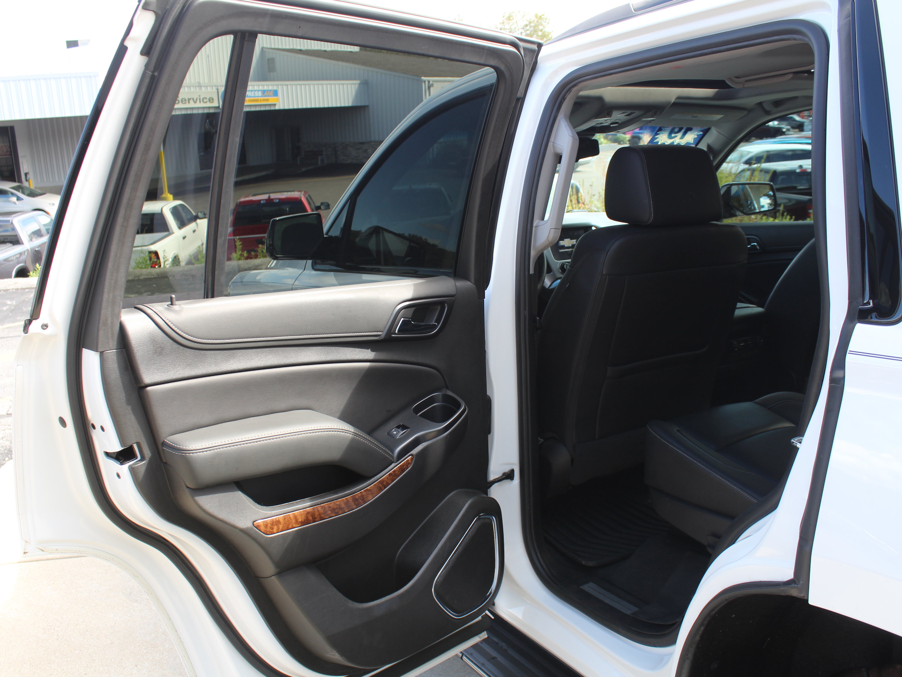 Used 2019 Chevrolet Tahoe Premier AWD/4WD image 22