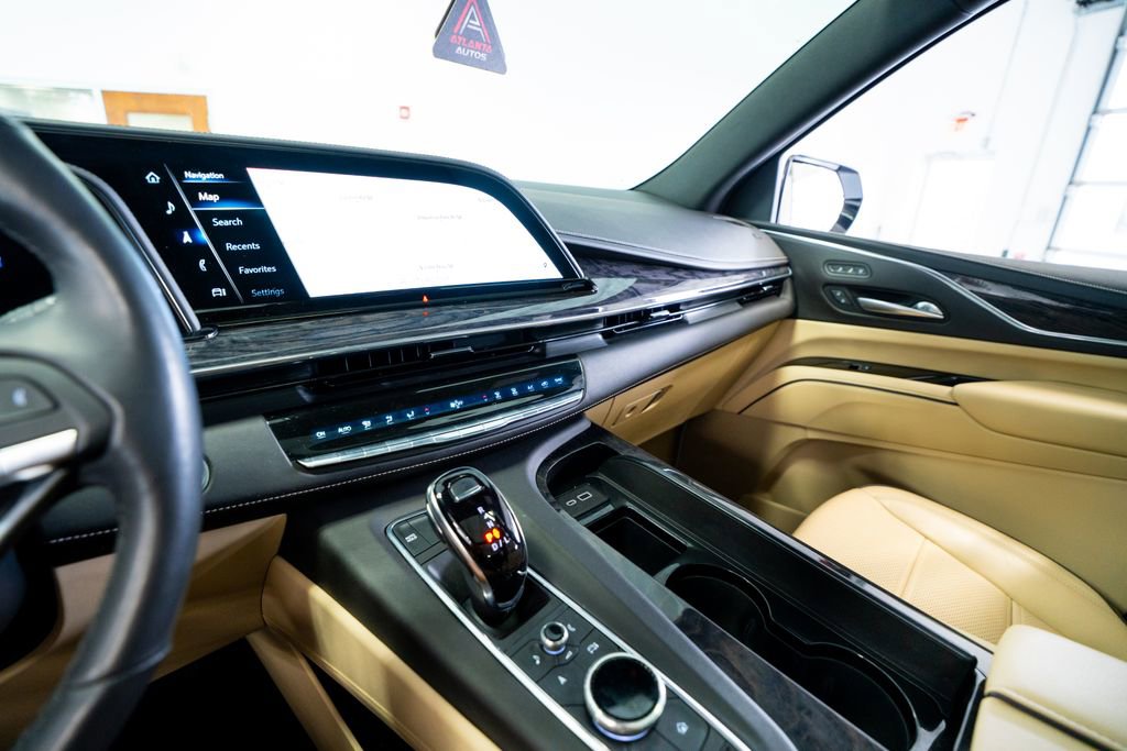 Used 2021 Cadillac Escalade Premium Luxury image 43