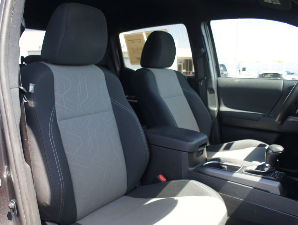 Used 2021 Toyota Tacoma TRD Sport AWD/4WD image 21