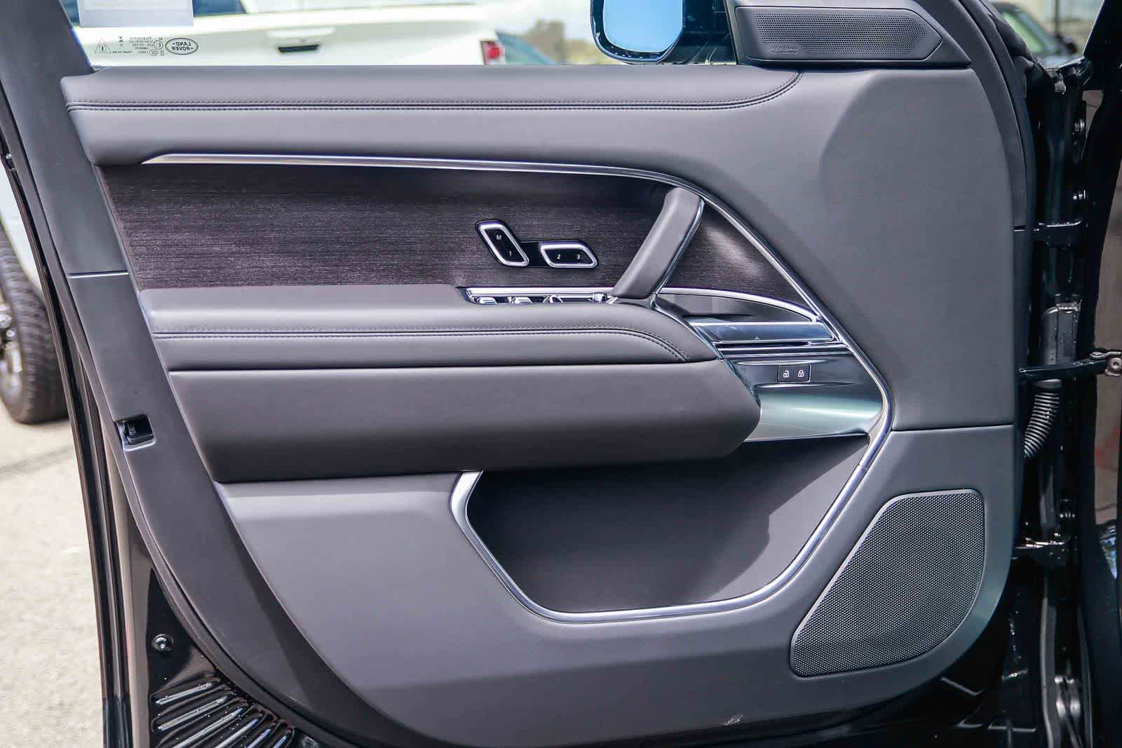 New 2026 Land Rover Range Rover SE image 21