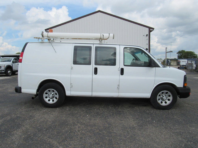 Used 2014 Chevrolet Express 1500 RWD image 2