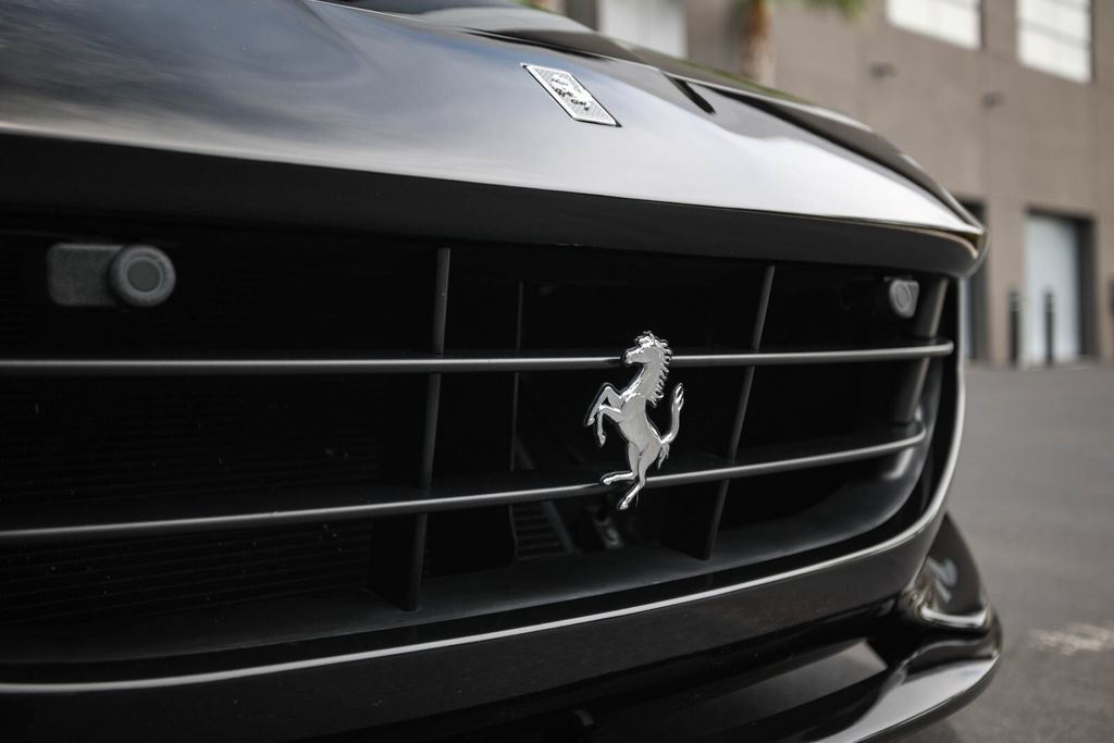 Certified 2019 Ferrari Portofino RWD image 13