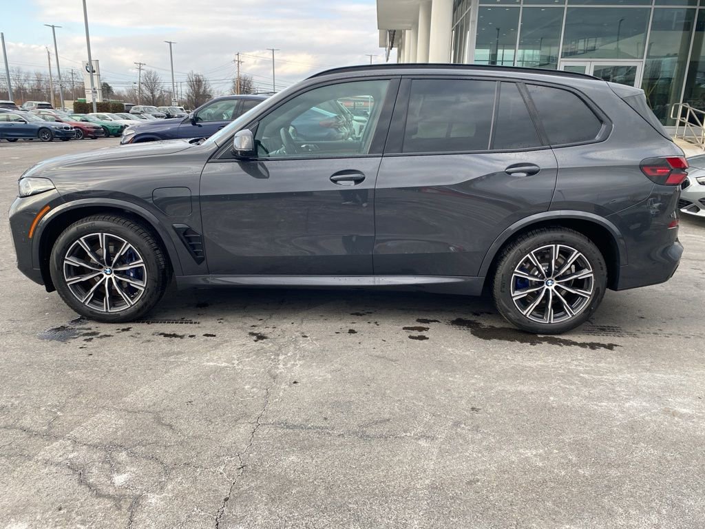 Used 2026 BMW X5 xDrive50e w/ M Sport Package image 6