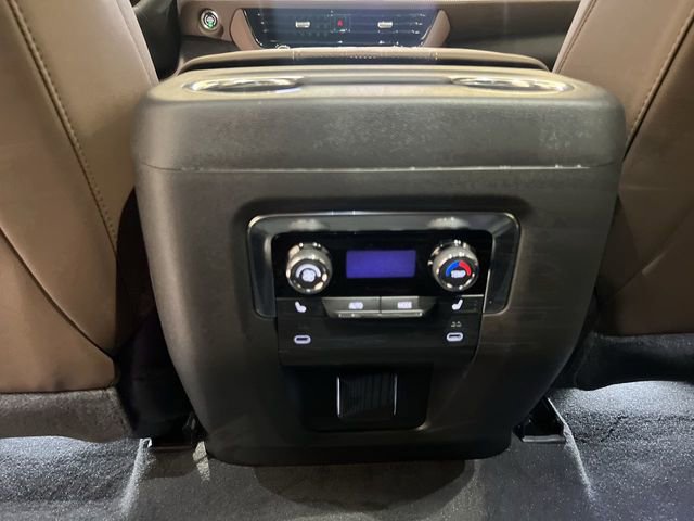 Certified 2026 Chevrolet Tahoe High Country AWD/4WD image 21