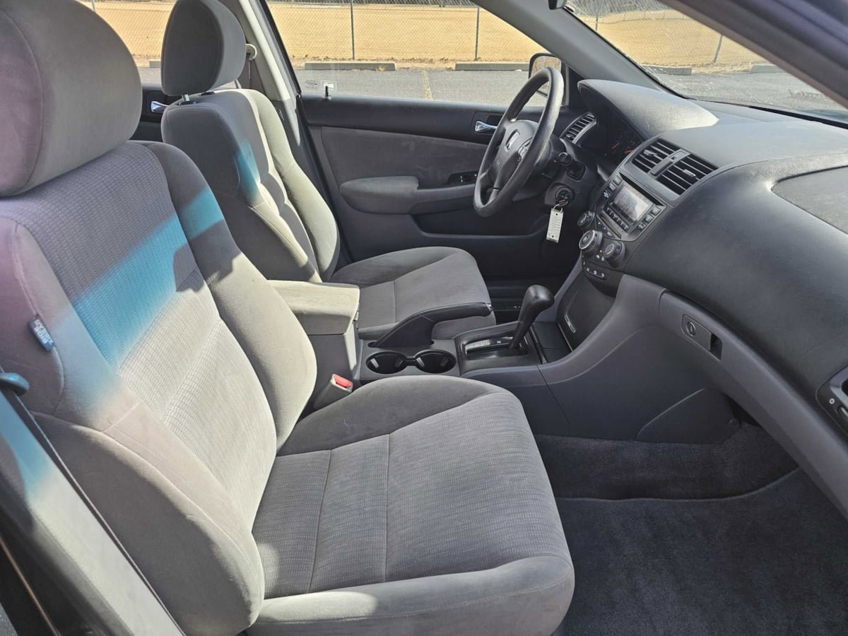 Used 2004 Honda Accord LX image 27