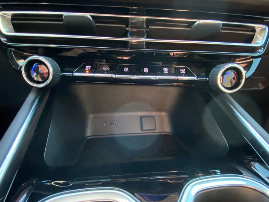 Used 2024 Chevrolet Traverse LS image 17