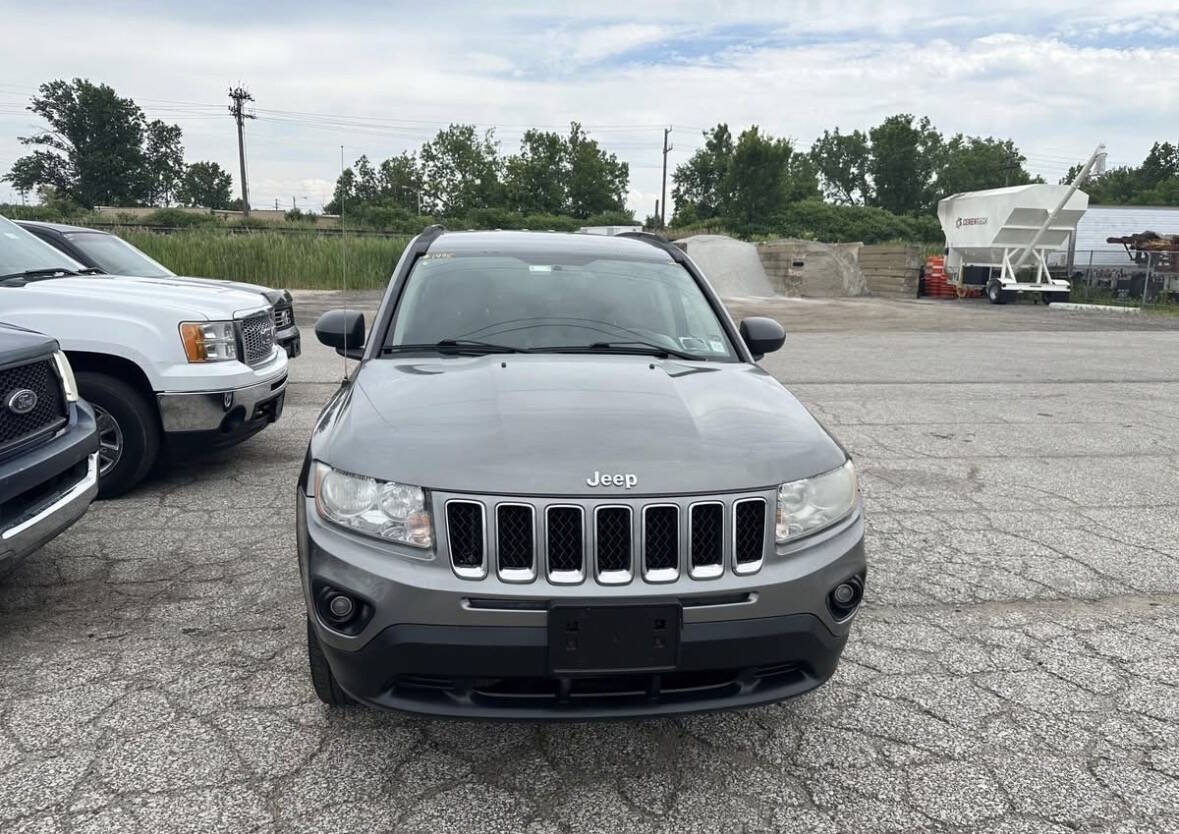 Used 2011 Jeep Compass Latitude AWD/4WD image 4