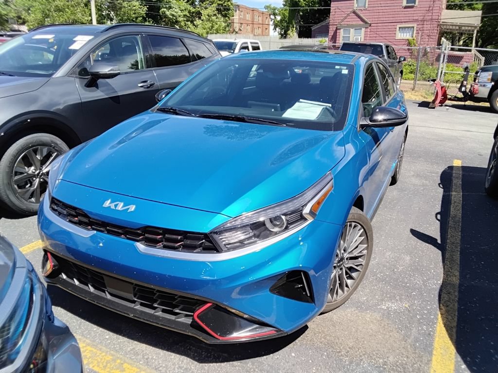 Used 2023 Kia Forte GT-Line w/ GT-Line Premium Package FWD image 3