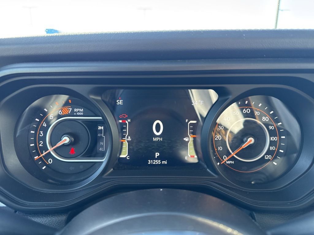 Used 2025 Jeep Wrangler Sahara image 14