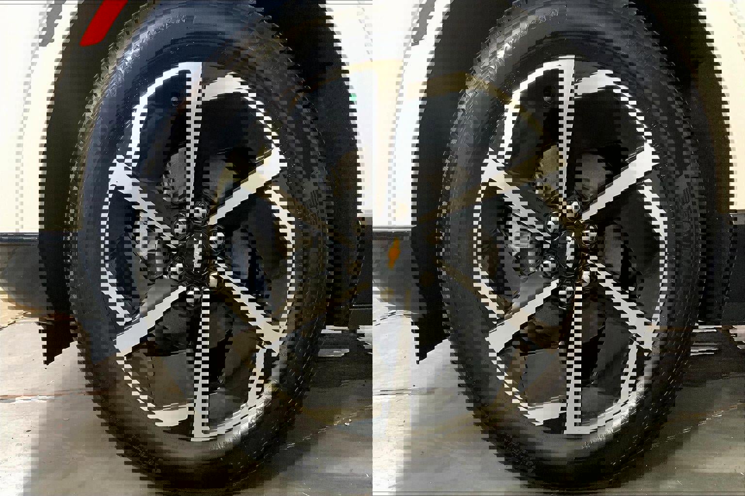 Used 2025 Chevrolet Equinox EV LT w/ Convenience Package FWD image 9