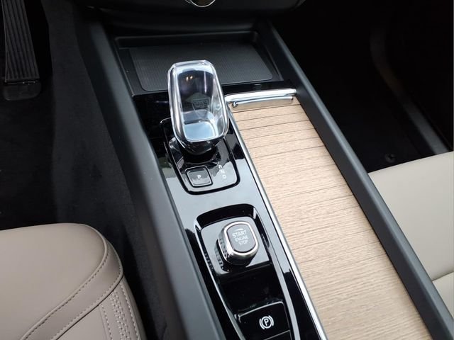 New 2026 Volvo XC60 B5 Core w/ Climate Package AWD/4WD image 25