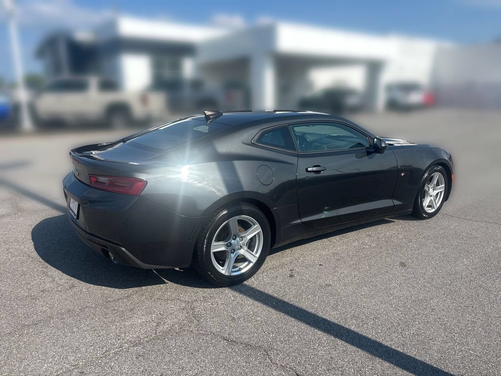 Used 2016 Chevrolet Camaro LT RWD image 8