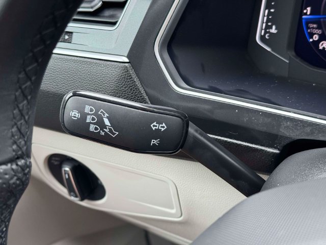 Certified 2023 Volkswagen Tiguan SEL R-Line AWD/4WD image 22