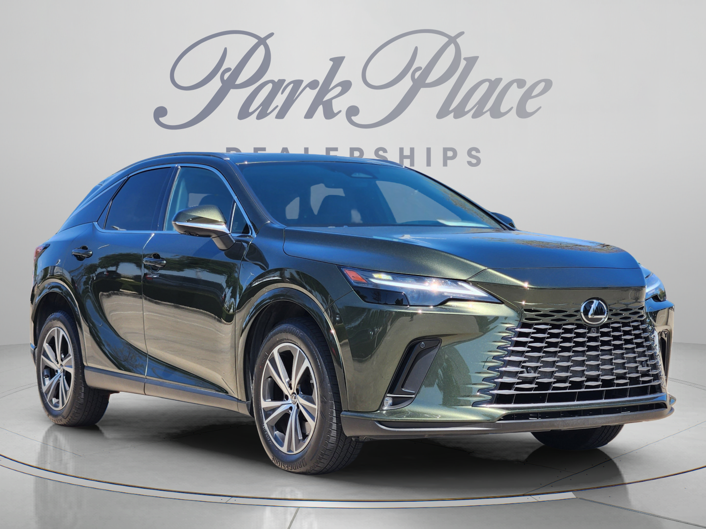 Used 2025 Lexus RX 350 Premium w/ Accessory Package (Z1) FWD image 6