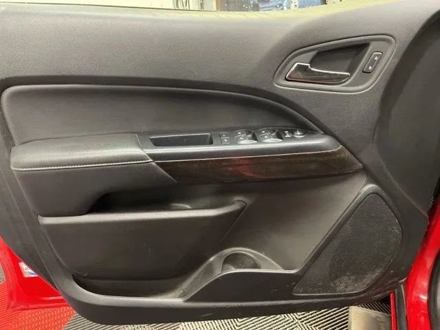 Used 2020 GMC Canyon SLE image 8