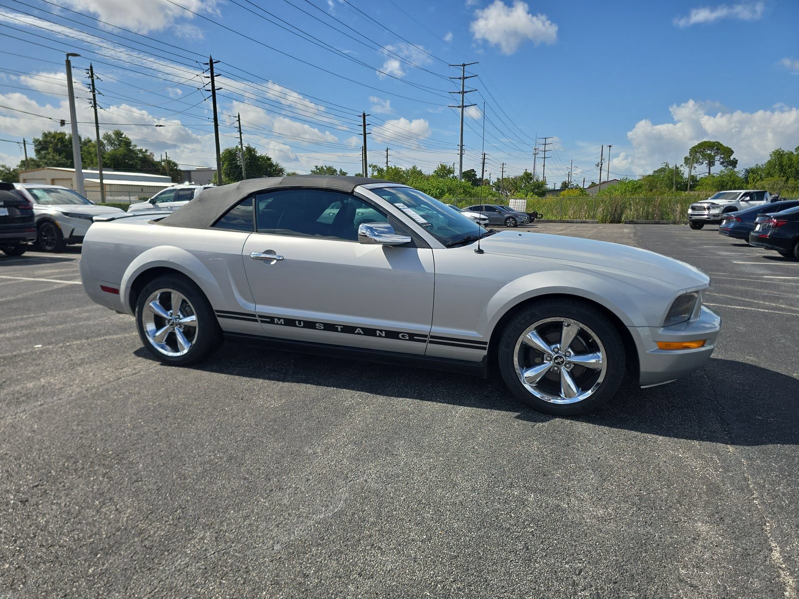 Used 2007 Ford Mustang Premium RWD image 2