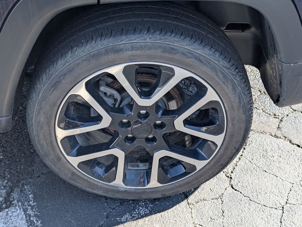 Used 2018 Jeep Compass Limited w/ Navigation Group image 23