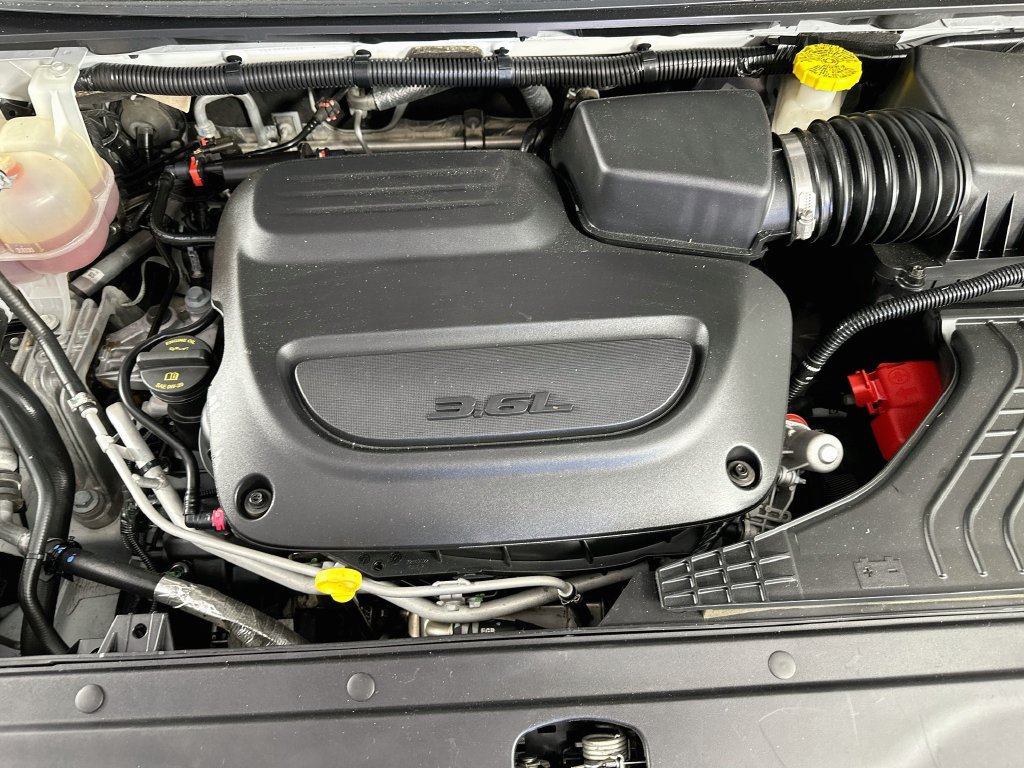 Certified 2023 Chrysler Pacifica Touring-L FWD image 41