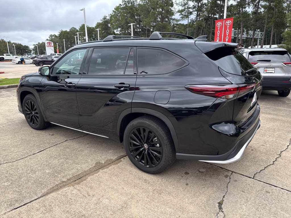 Certified 2026 Toyota Highlander XSE AWD/4WD image 3