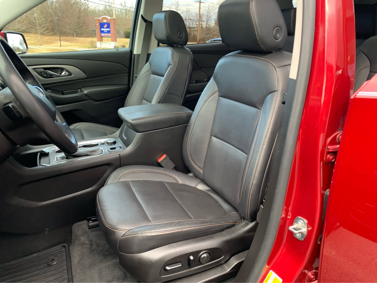 Used 2019 Chevrolet Traverse LT w/ LT Premium Package image 12