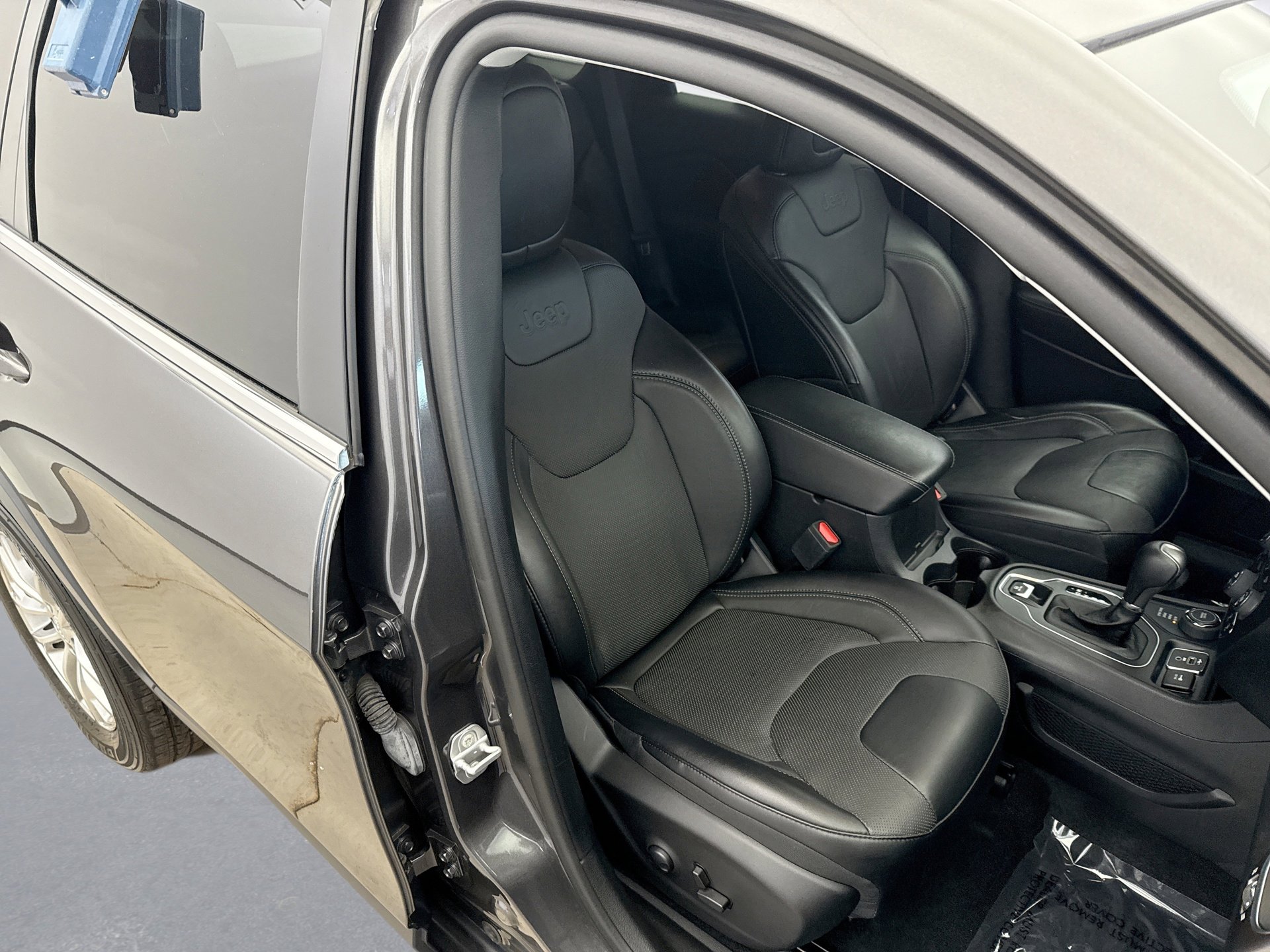 Used 2022 Jeep Cherokee Latitude Lux image 16