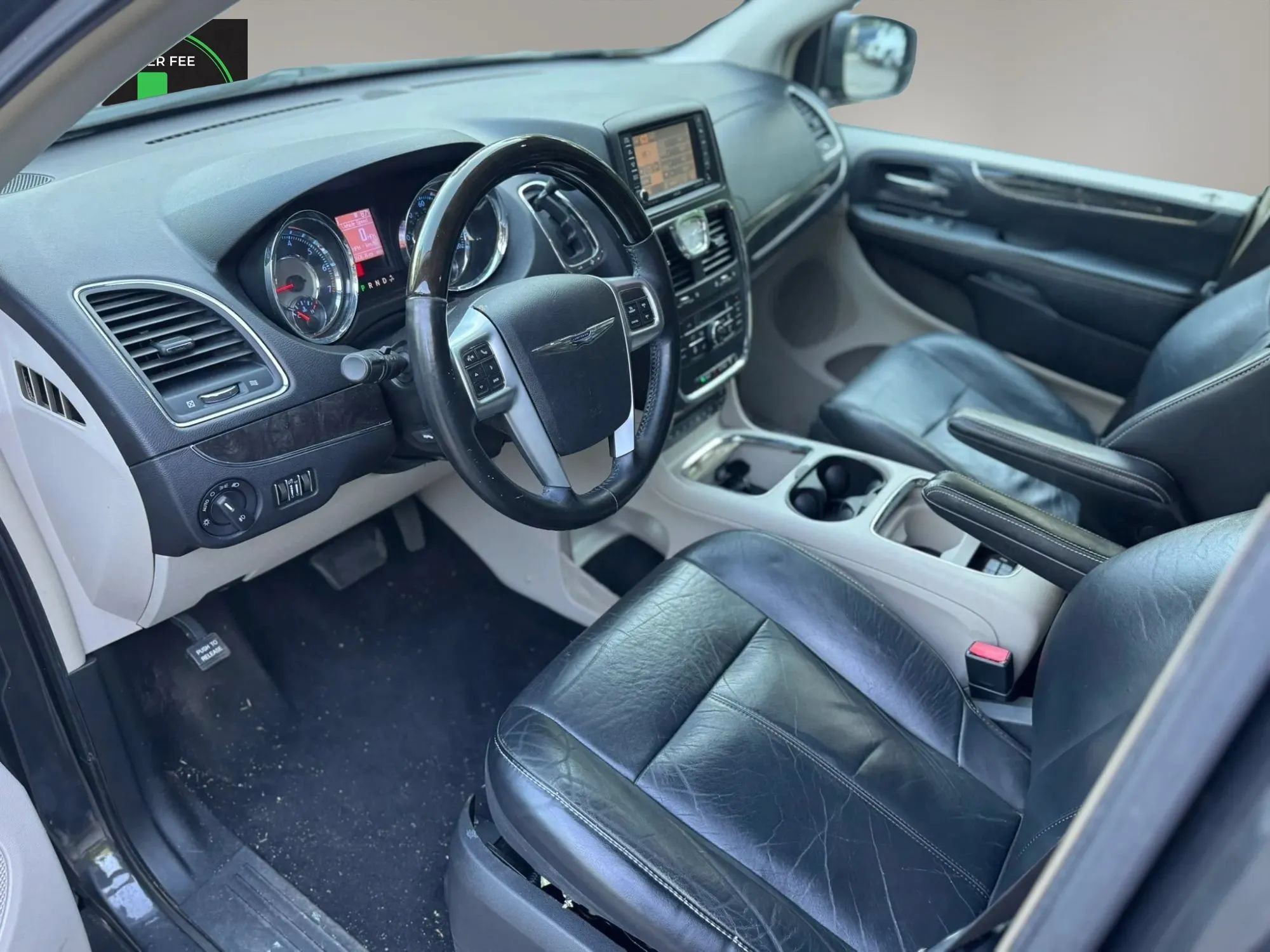 Used 2012 Chrysler Town & Country Limited w/ Luxury Group FWD image 10
