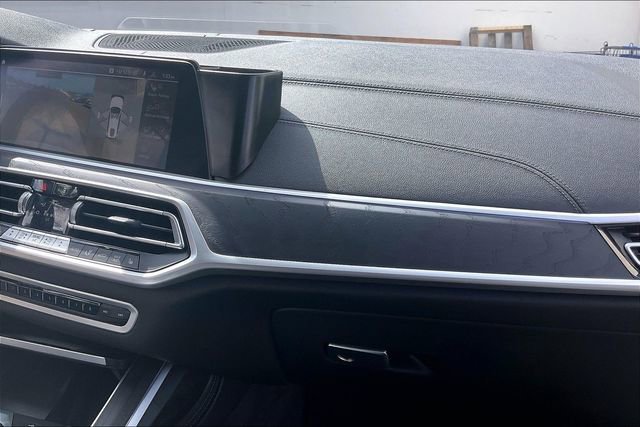 Used 2022 BMW X7 xDrive40i w/ Premium Package image 15