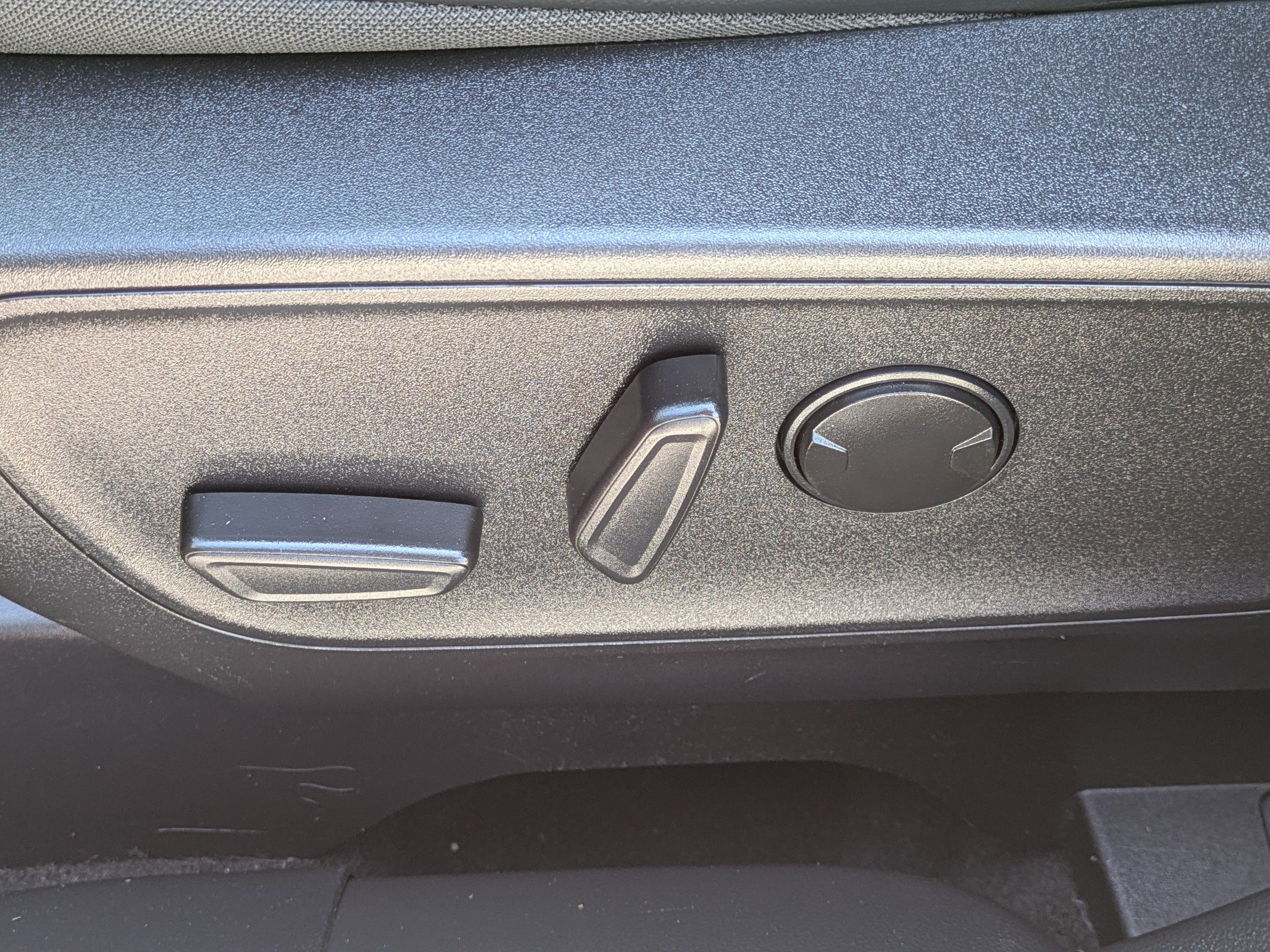 Used 2024 Ford Escape ST-Line w/ Tech Pack #1 FWD image 18