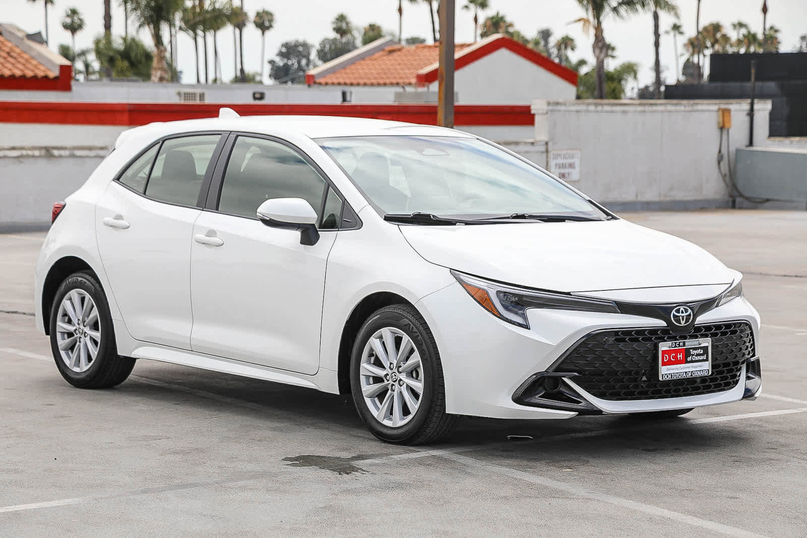 Certified 2025 Toyota Corolla SE w/ SE Package FWD image 4