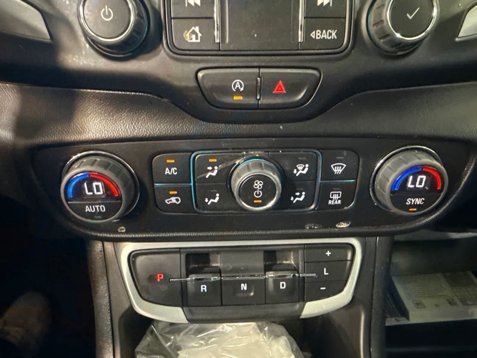 Used 2022 GMC Terrain SLT w/ Infotainment Package II FWD image 28