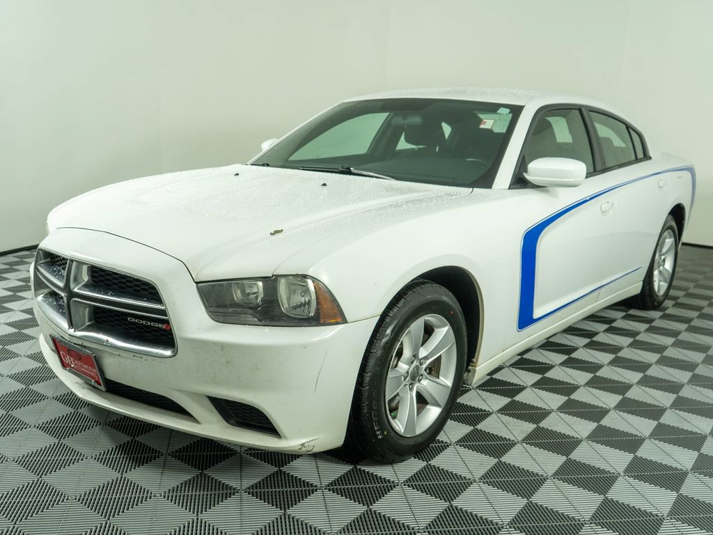 Used 2014 Dodge Charger SE RWD image 3