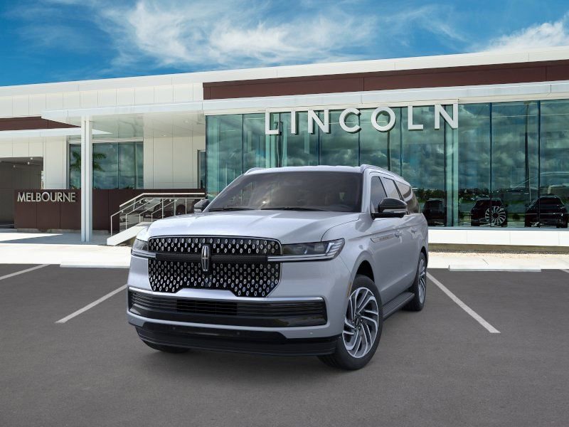 New 2026 Lincoln Navigator L Premier AWD/4WD image 2