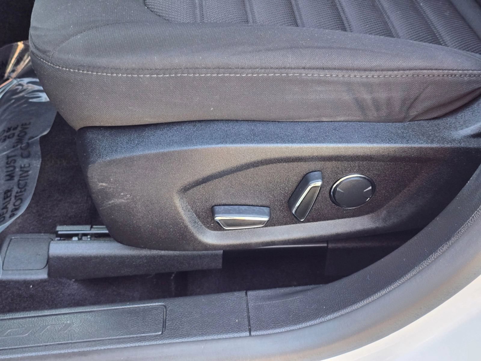 Used 2017 Ford Fusion SE w/ Fusion SE Technology Package FWD image 21