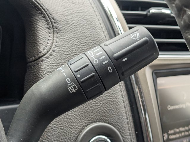 Used 2015 Lincoln MKX FWD w/ Equipment Group 101A image 7