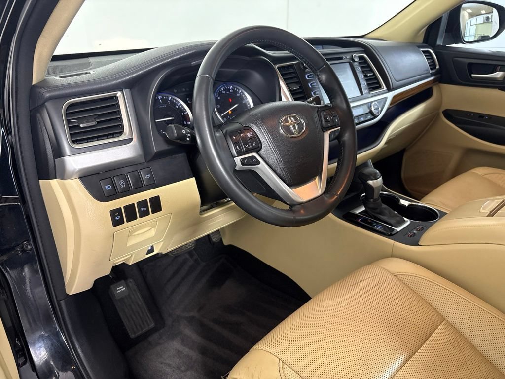 Used 2017 Toyota Highlander Limited FWD image 21